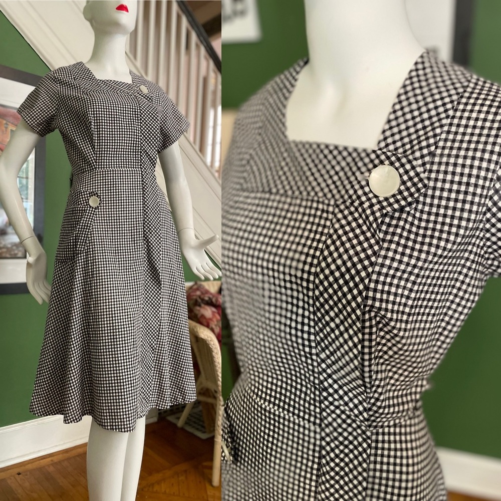 Hand made 1950s cotton day market dress. Black & white gingham plaid L 42/32.
